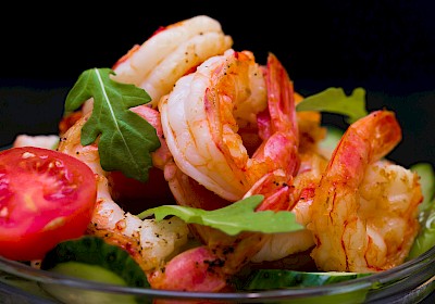 VEČERA – Salata s kozicama