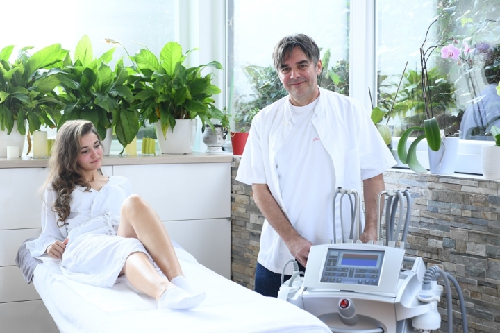 Dr. Vlaho Šapro s klijenticom